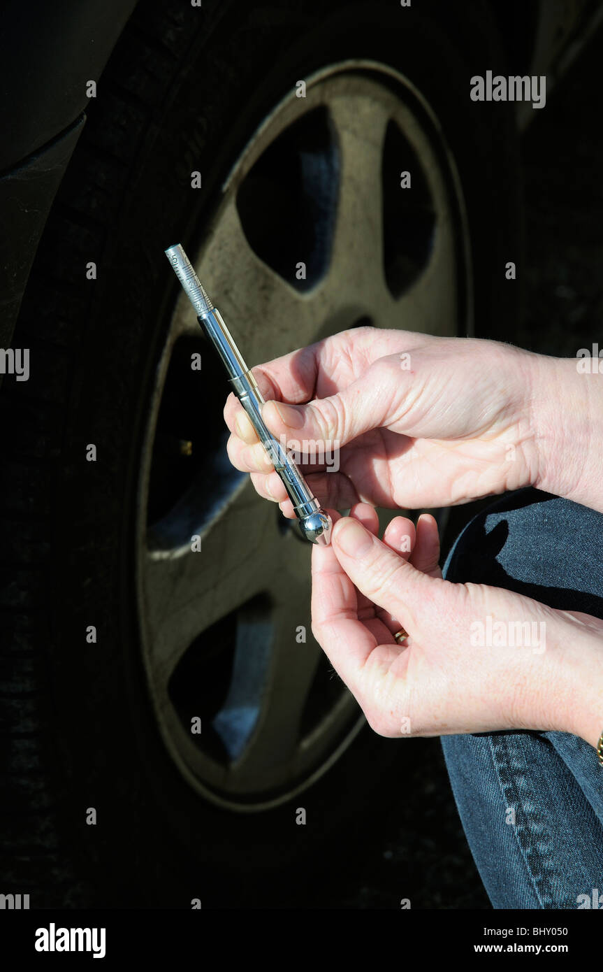 Tyre pressure gauge hi-res stock photography and images - Alamy