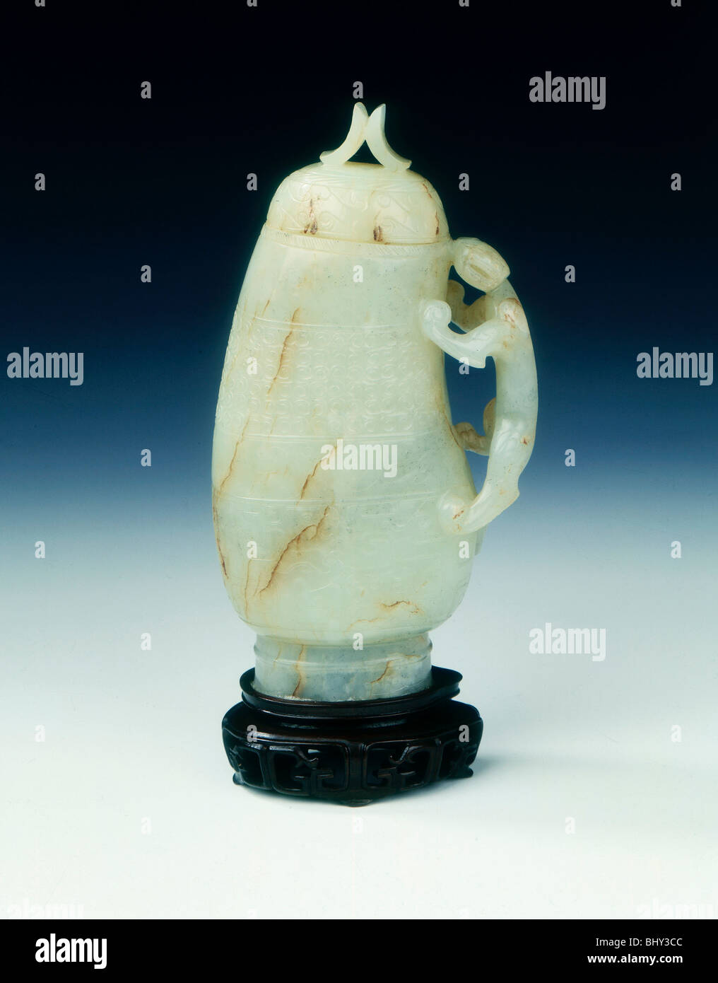 Jade dragon artefact hi-res stock photography and images - Alamy
