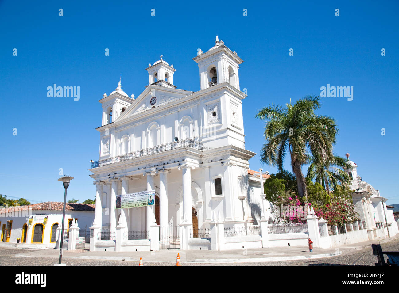 Iglesia de Santa Lucia, Suchitoto, El Salvador Stock Photo - Alamy