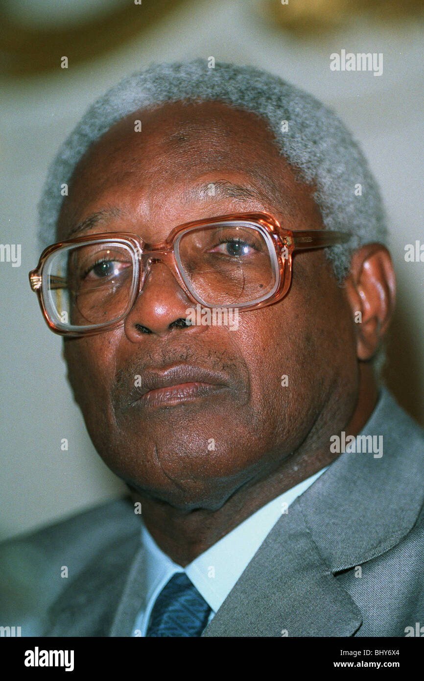 DESMOND HOYTE PRESIDENT OF GUYANA 21 April 1992 Stock Photo - Alamy