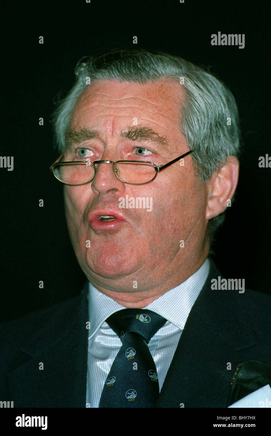 ROBIN LEIGH-PEMBERTON GOVERNOR BANK OF ENGLAND 30 April 1992 Stock Photo -  Alamy