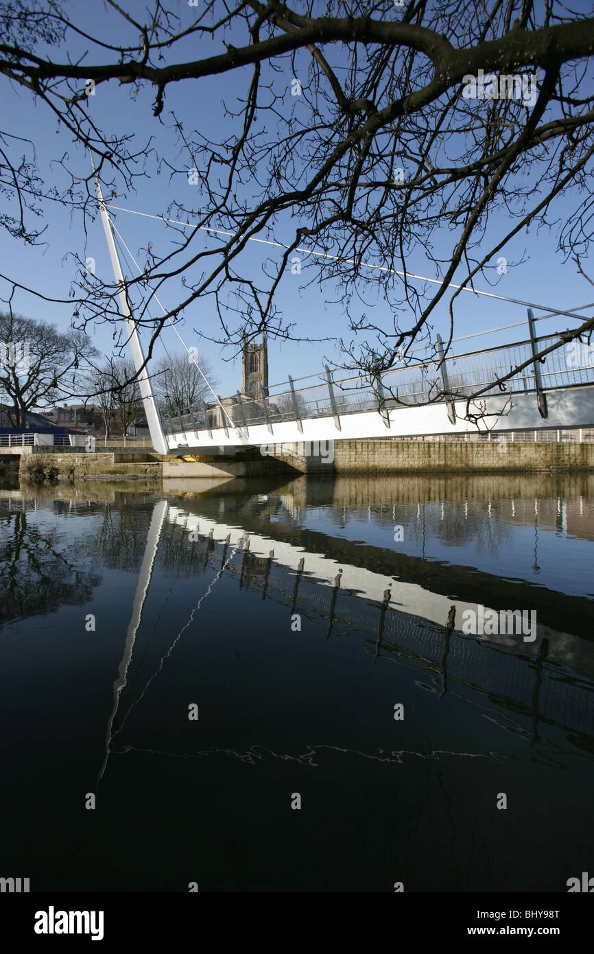 River derwent bridge derby hi-res stock photography and images - Alamy