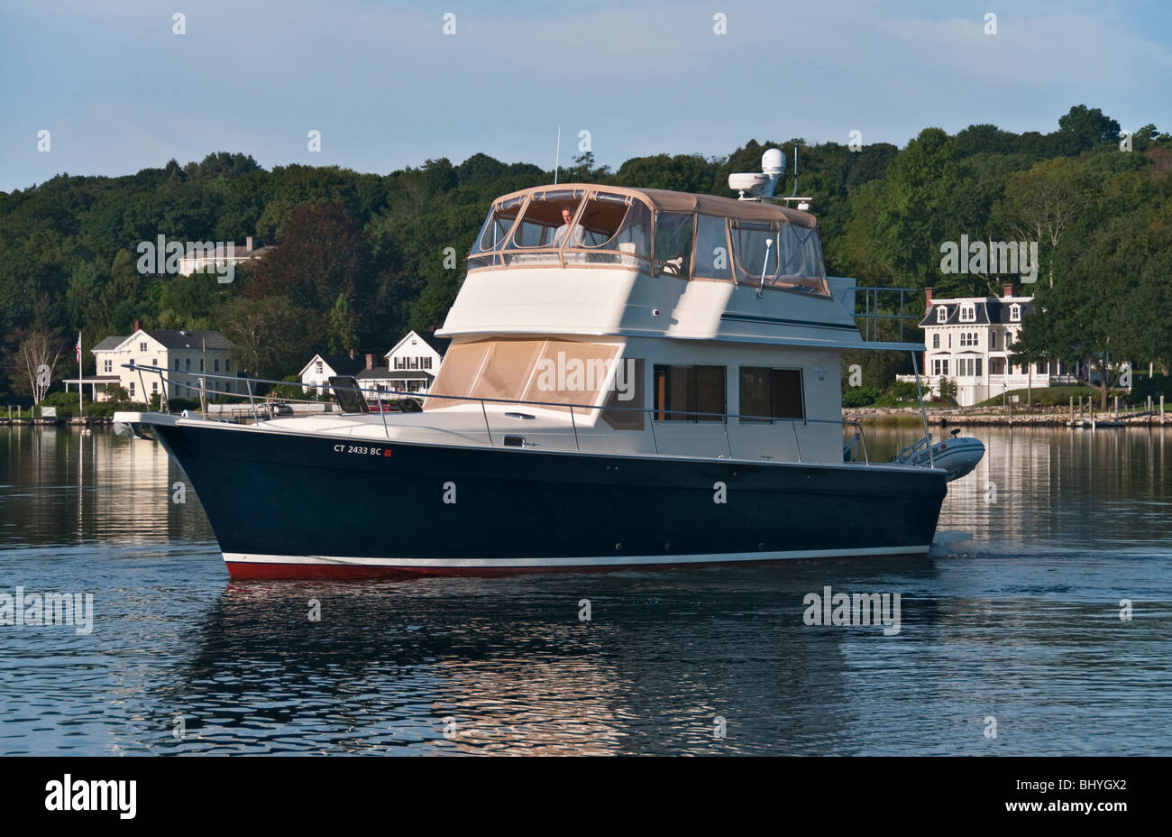 Connecticut Mystic River pleasure boat yacht powerboat trawler MR PR