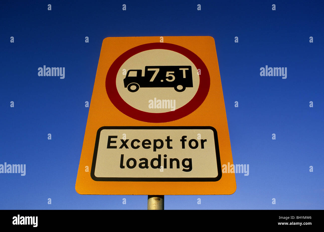 weight limit restriction warning sign of 7 5 tons for lorrys on road ahead except  for loading leeds uk Stock Photo