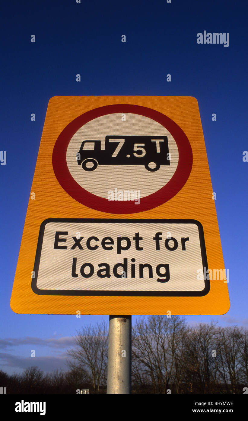 weight limit restriction warning sign of 7 5 tons for lorrys on road ahead except  for loading leeds uk Stock Photo