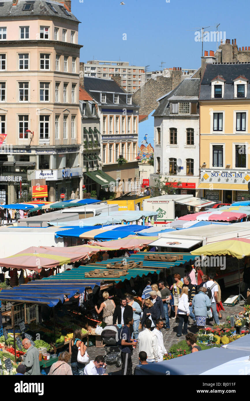 Boulogne-sur-Mer (62) : Market of 'place Dalton' square Stock Photo