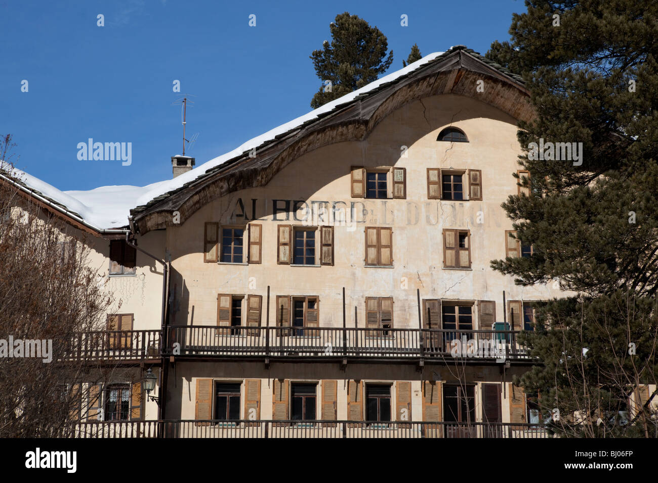 Gressoney la Trinité, antique Walser population village. Abandoned Grand Hotel ruin. MOnte Rosa, Valle d'Aosta, Italy Stock Photo