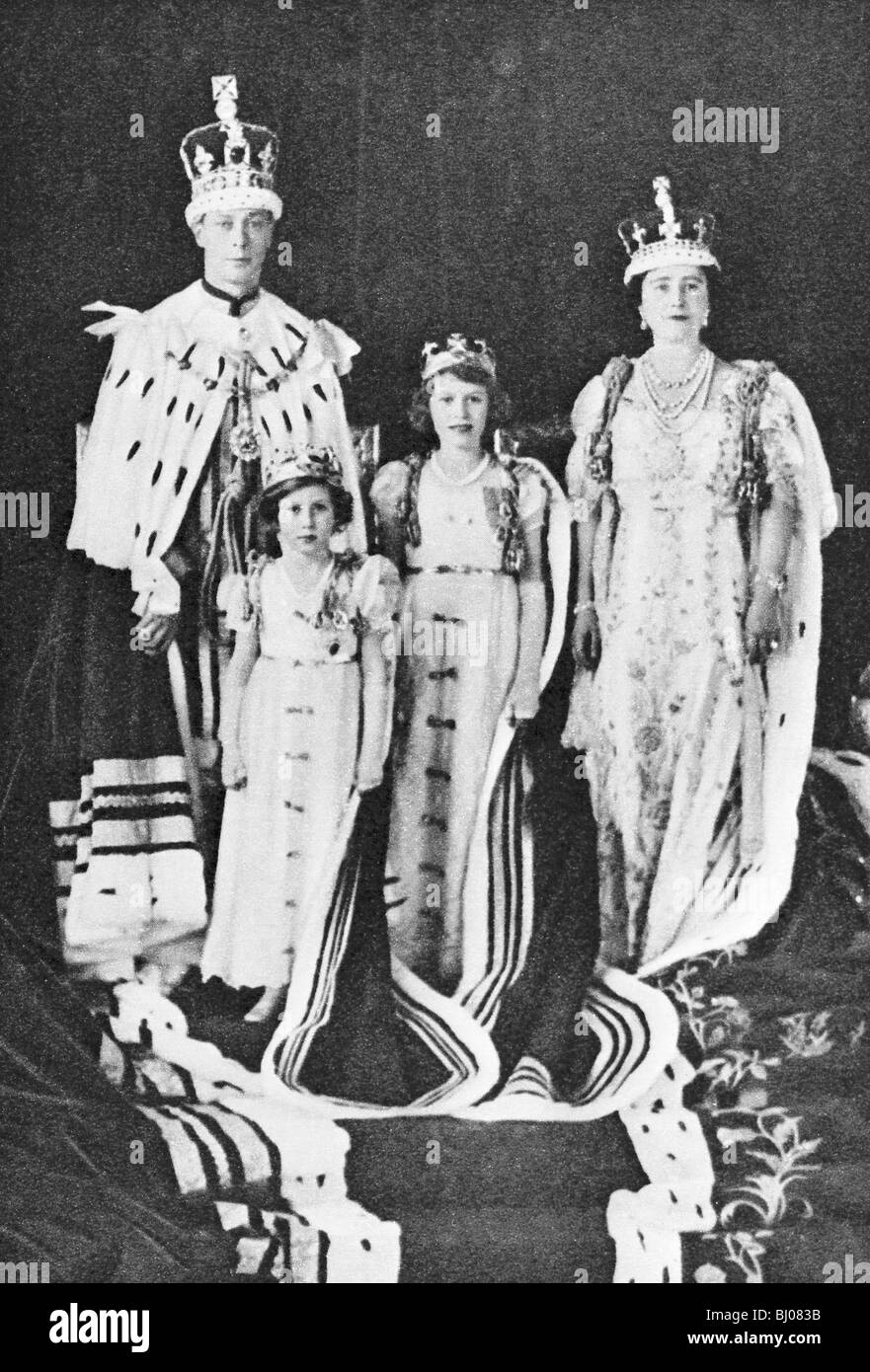 Queen elizabeth coronation dress hi-res stock photography and images ...