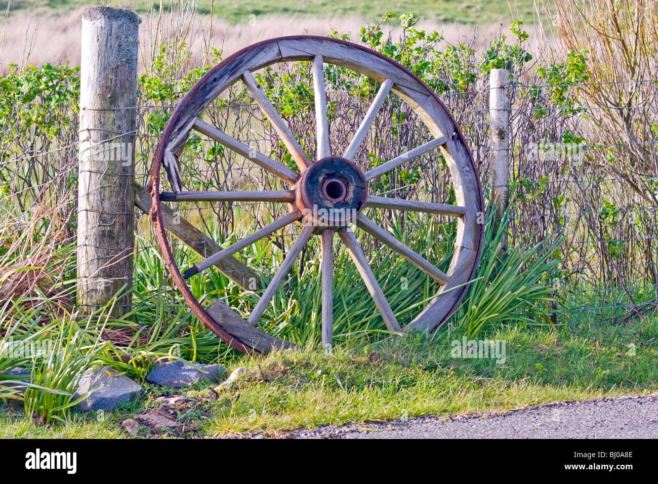 Old broken cart wheel hi-res stock photography and images - Alamy
