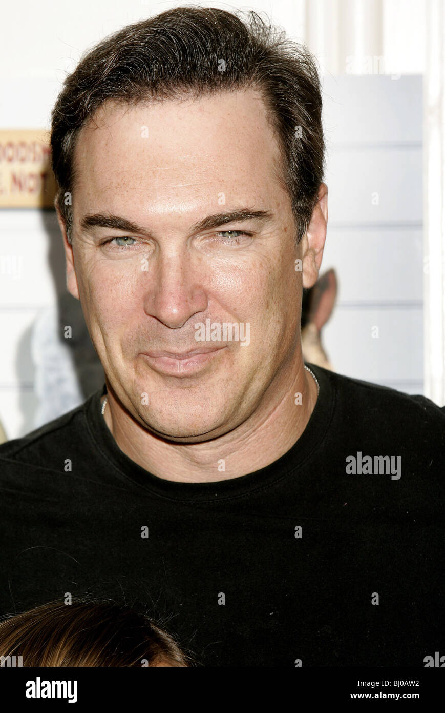 PATRICK WARBURTON HOODWINKED PREMIERE WESTWOOD LOS ANGELES USA 10 December  2005 Stock Photo - Alamy, image size:869x1390