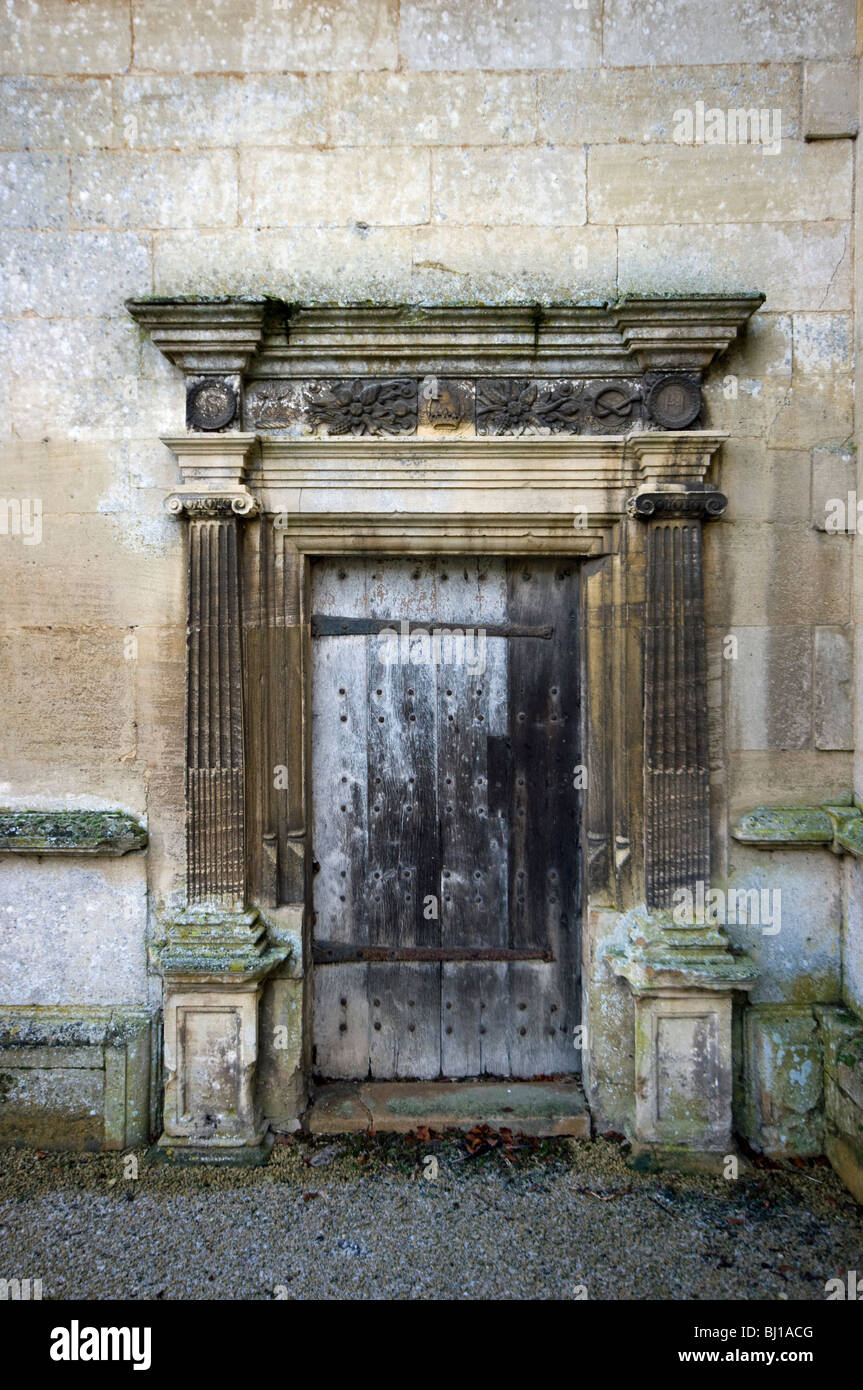 English oak door hi-res stock photography and images - Alamy