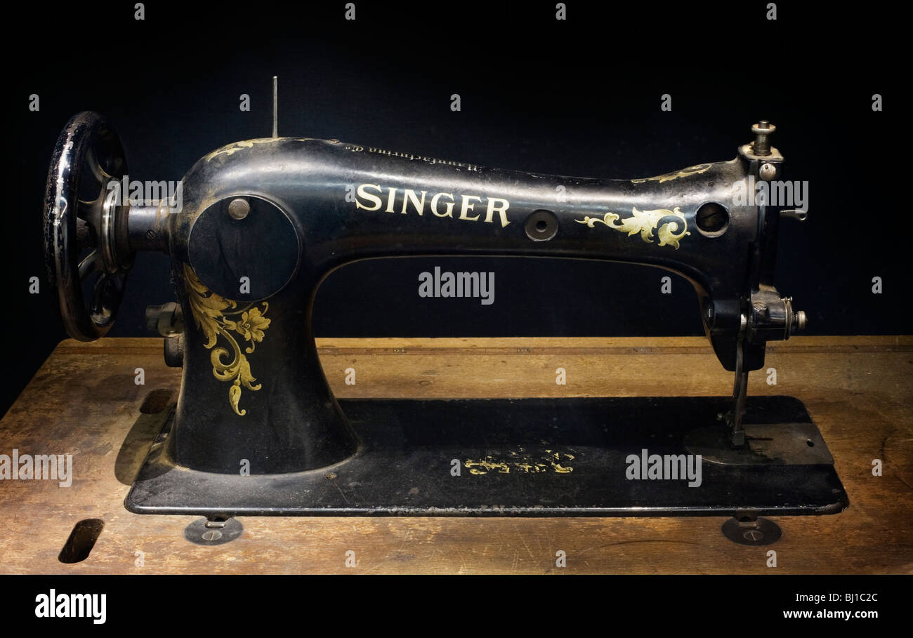 Vintage Singer sewing machine Stock Photo