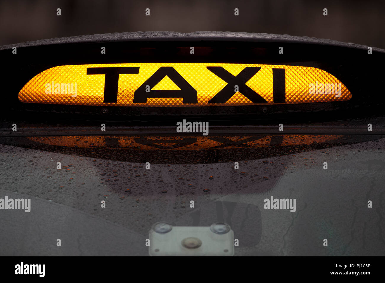 London Taxi Black Cab for Hire sign Stock Photo