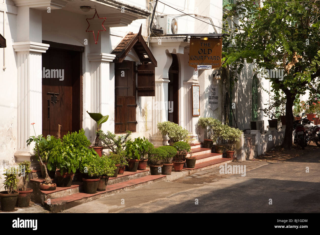 India, Kerala, Kochi, Fort Cochin, Princess Street, The Old Courtyard, historic house converted into hotel Stock Photo