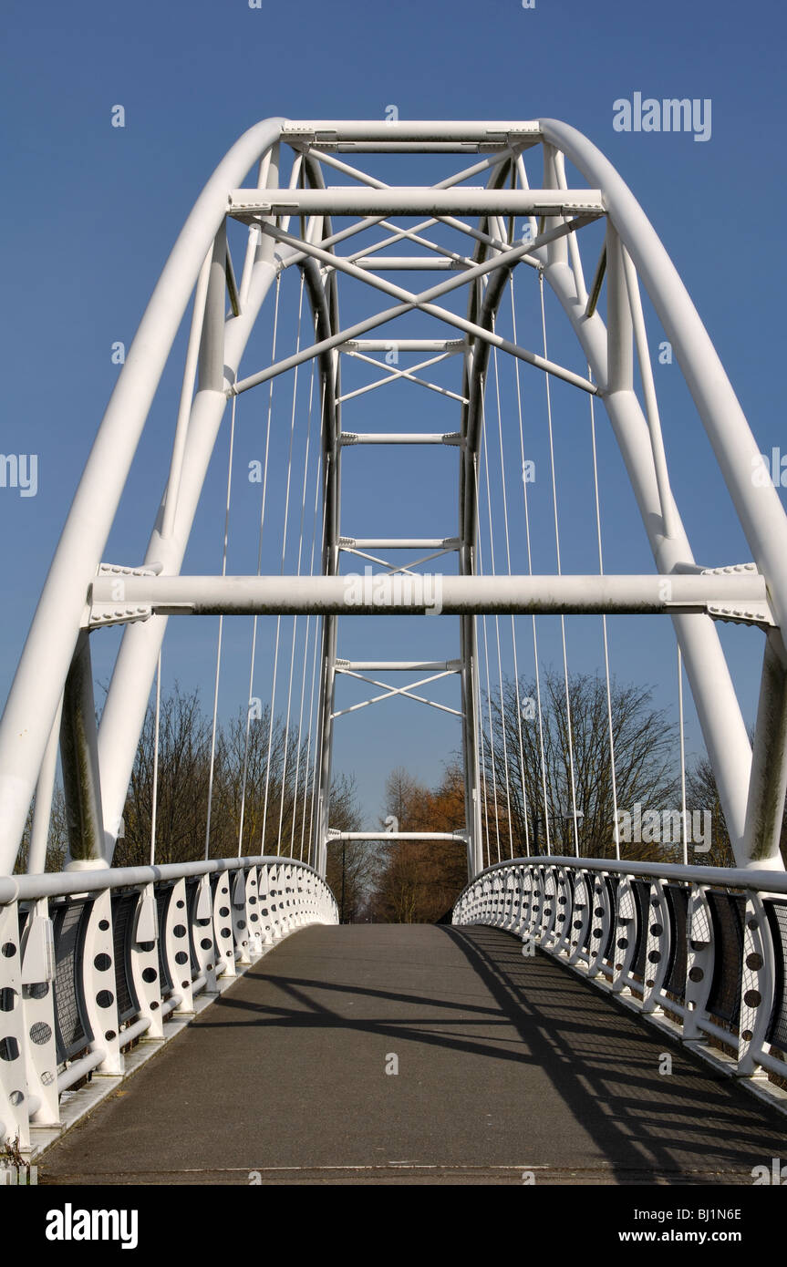 Modern footbridge foot pedestrian hi-res stock photography and images ...