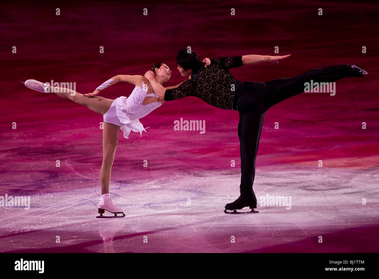 Zhang Dan and Zhang Hao (CHN) ice dancers during the Figure Skating Gala at the 2010 Olympic Winter Games Stock Photo
