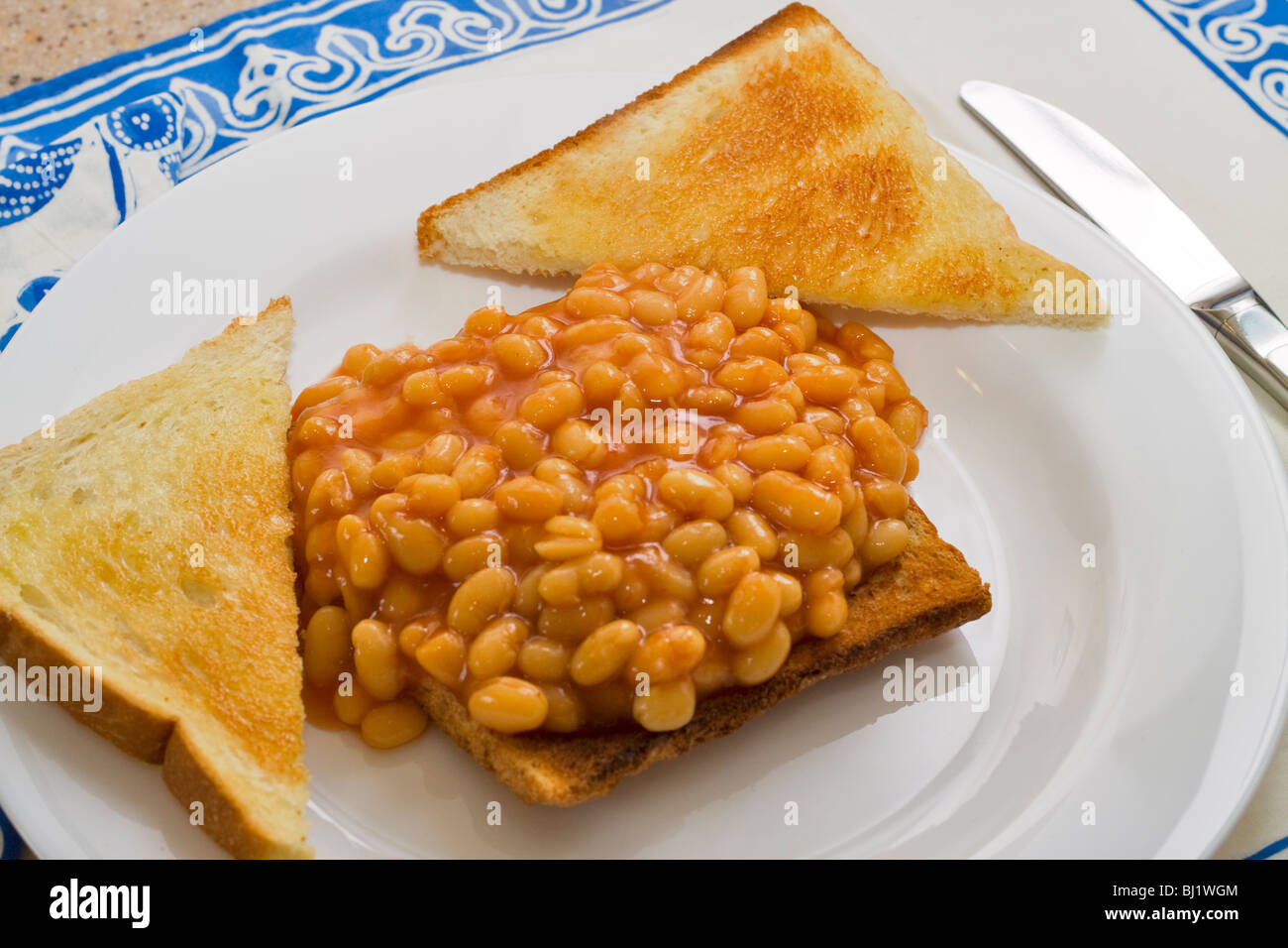 Baked beans on toast Stock Photo Alamy