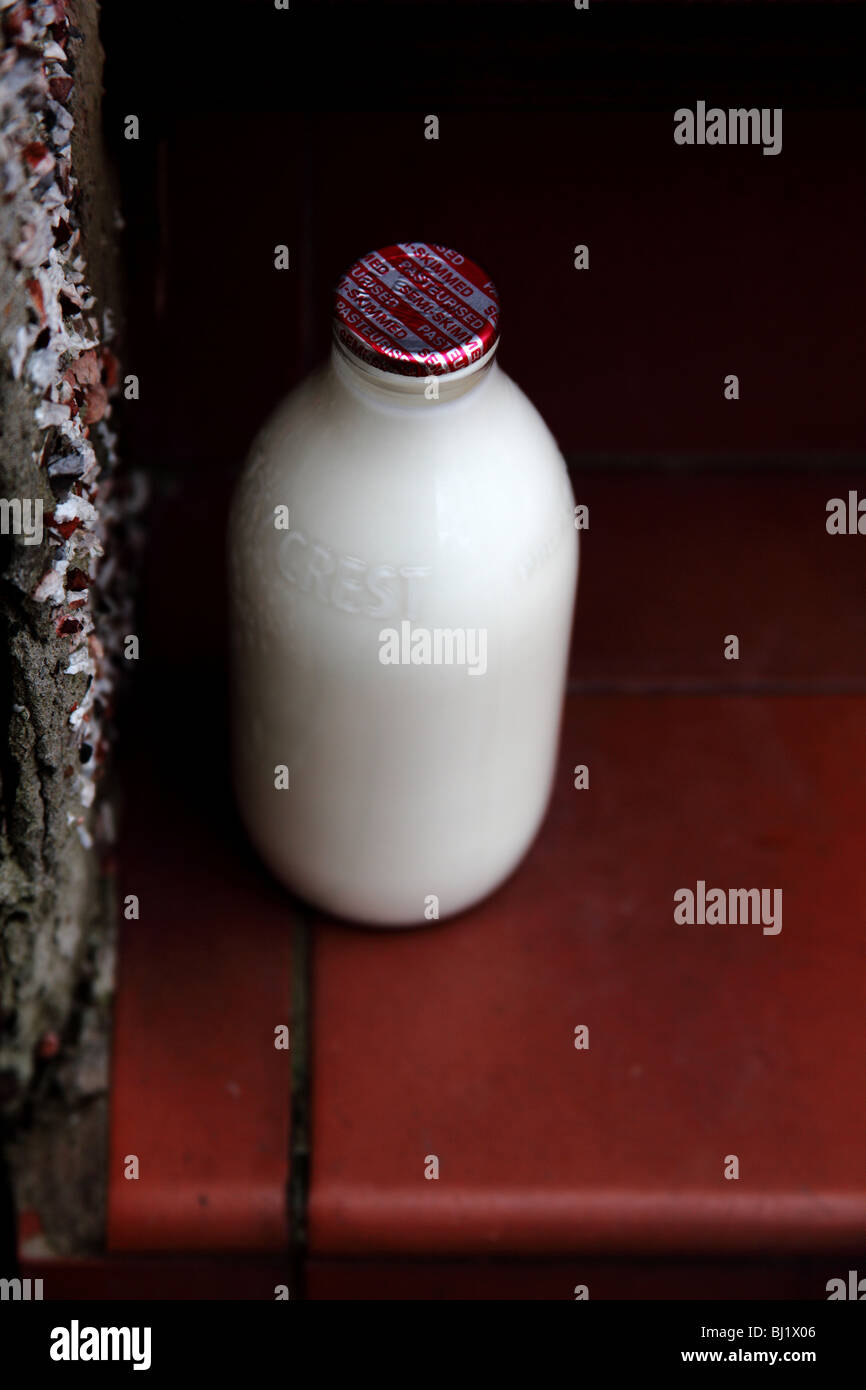 Pint of milk hires stock photography and images Alamy