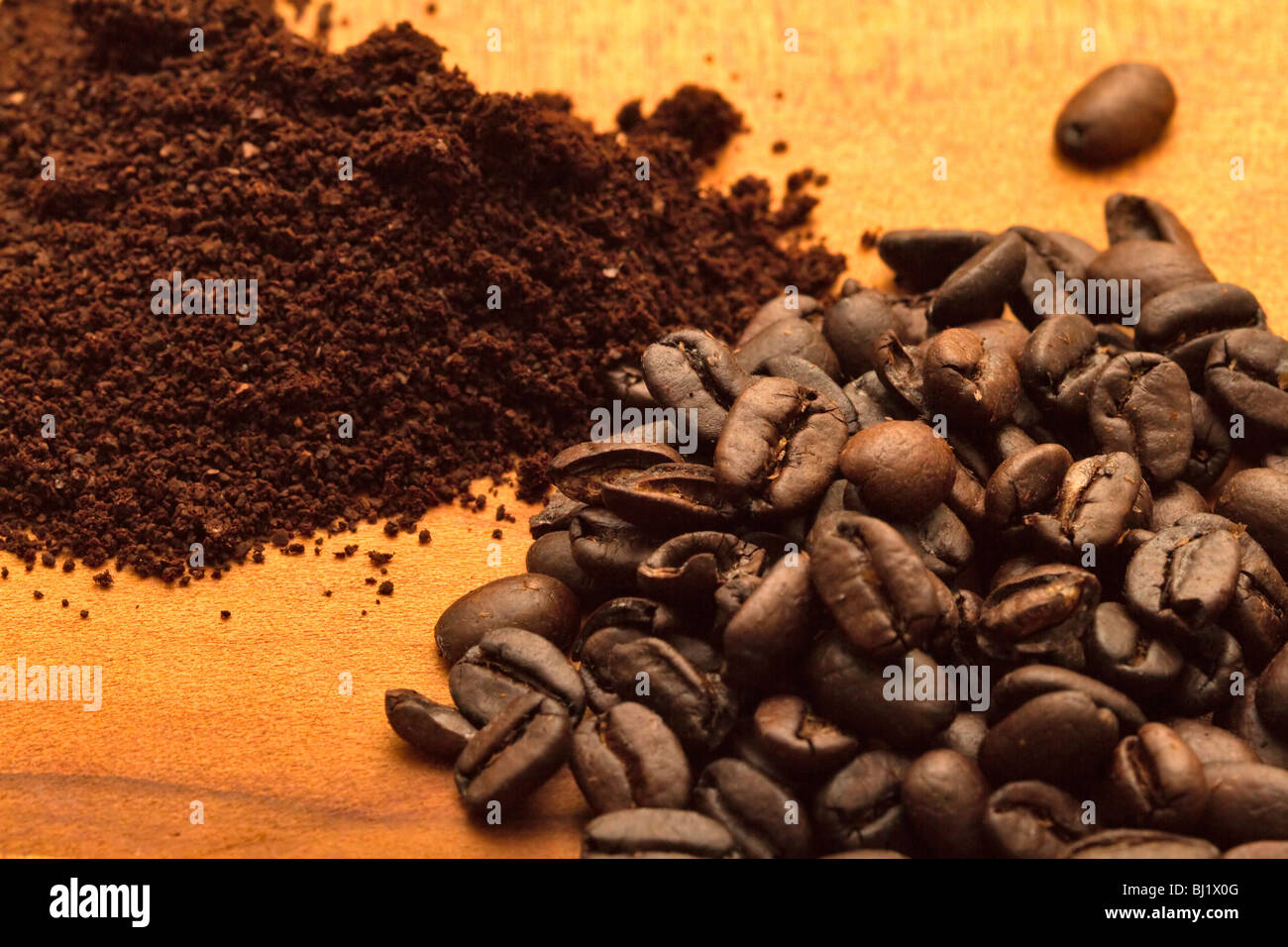 Arabica coffee, whole beans and freshly ground Stock Photo