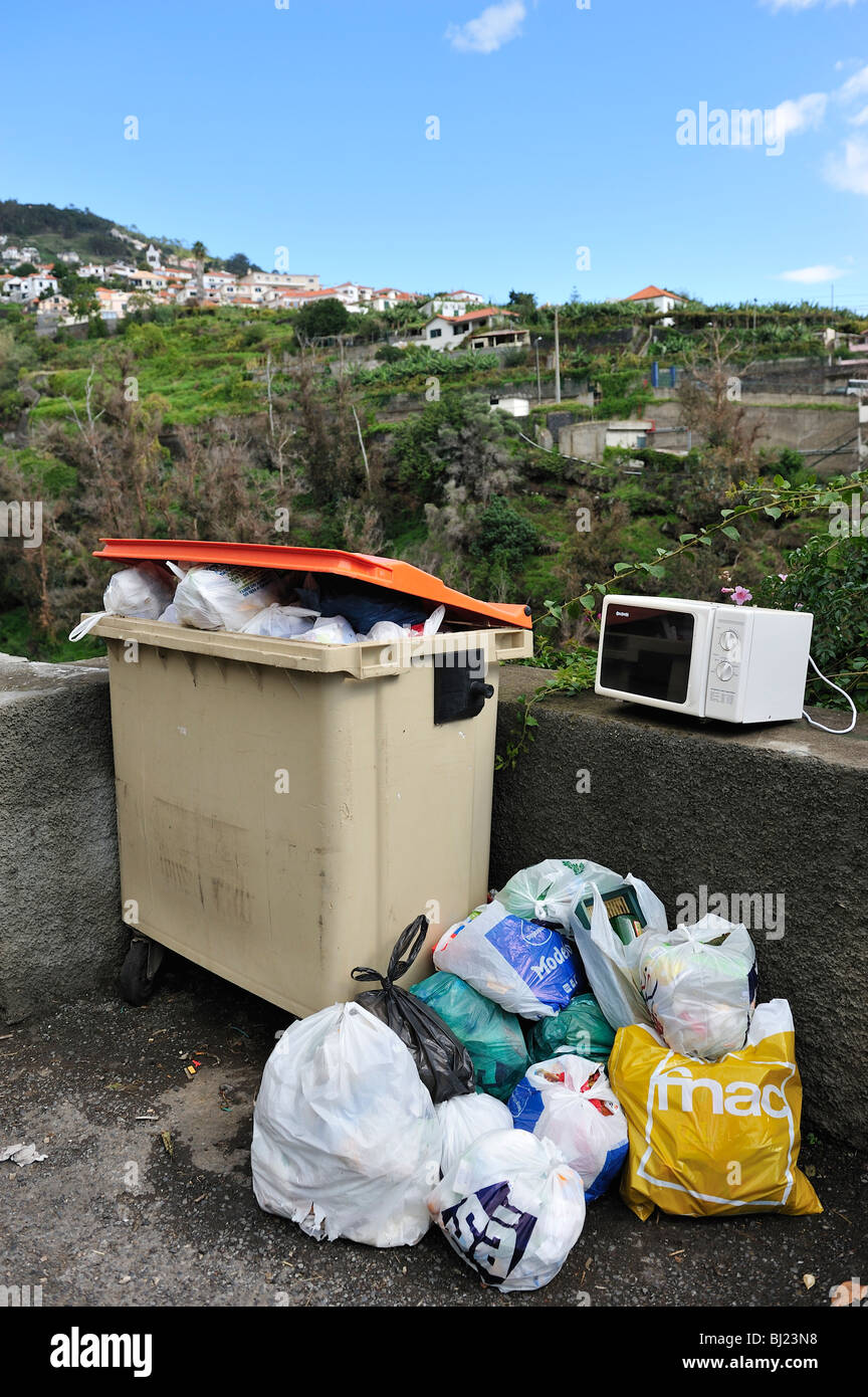 Home garbage hi-res stock photography and images - Alamy