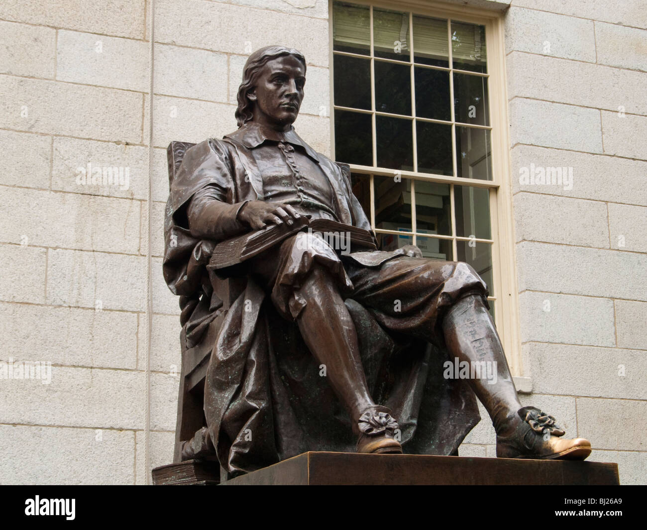 John harvard bronze statue hires stock photography and images Alamy
