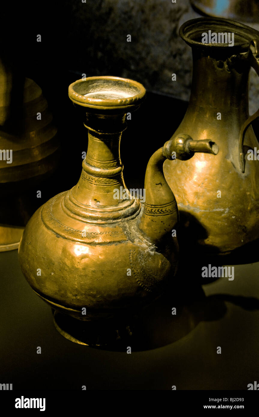 Tibet Tibetan kettle cauldron tea copper brass Stock Photo