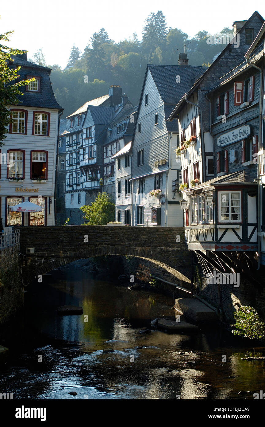 naturpark hohes venn eifel eifel monschau altstadt fachwerkhauser und brucke uber den fluss rur stock photo alamy