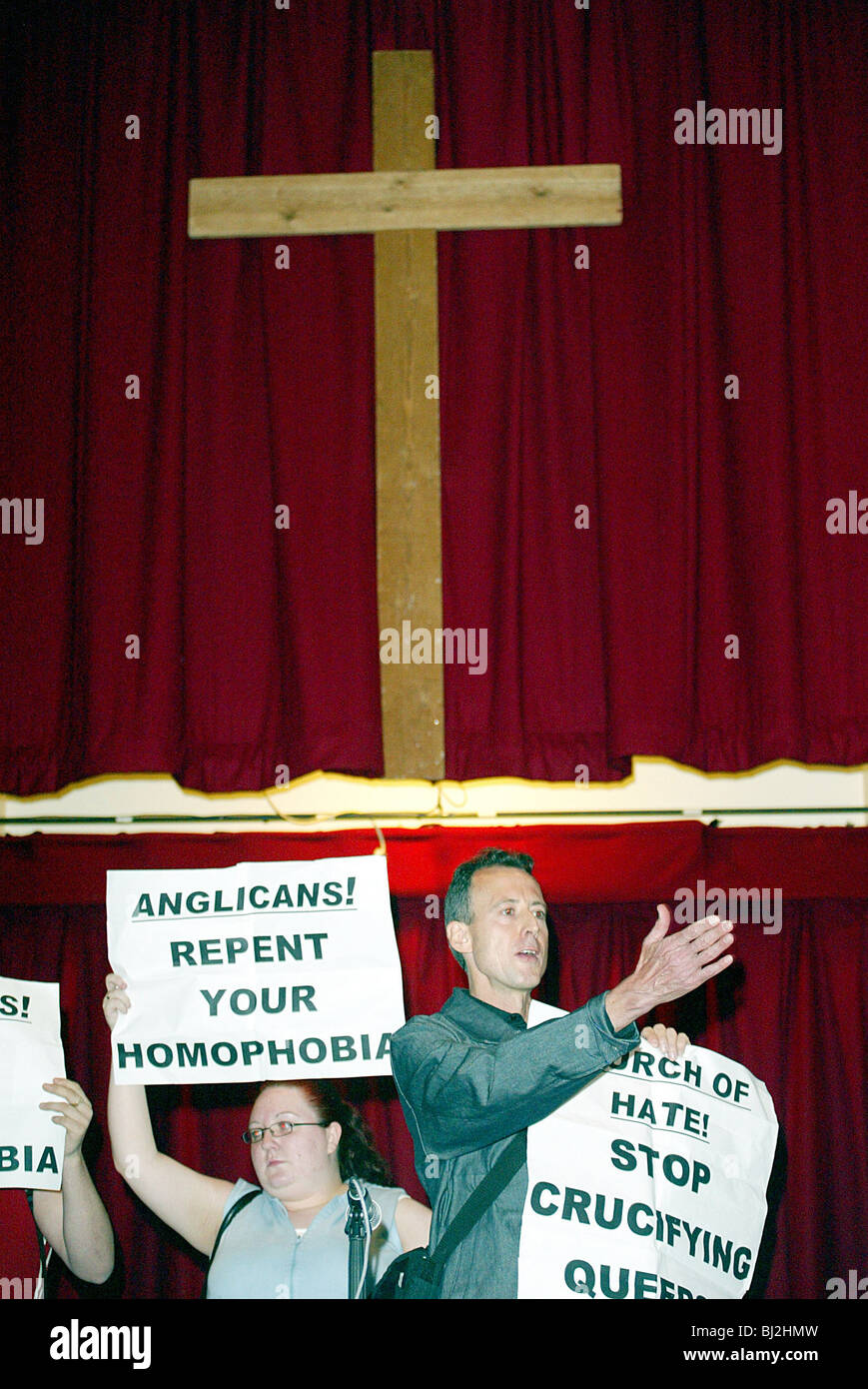 PETER TATCHELL GAY HUMAN RIGHTS CAMPAIGNER 13 July 2003 YORK ENGLAND Stock Photo