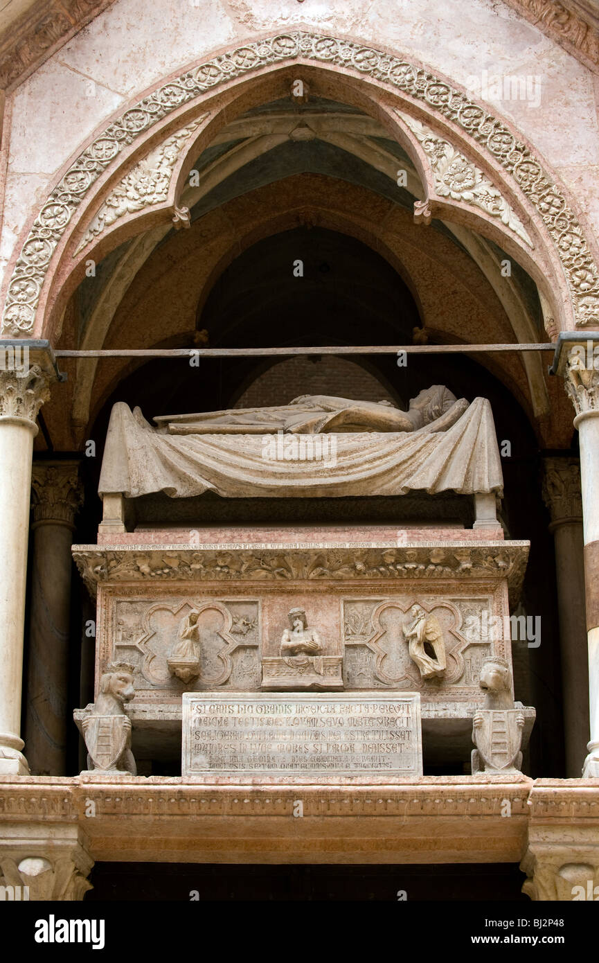 Famous Scaliger Tombs of Verona rulers at Santa Maria Antica church Stock Photo