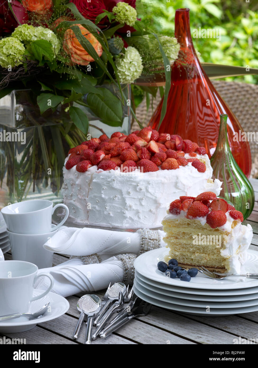 cake with strawberry Stock Photo - Alamy