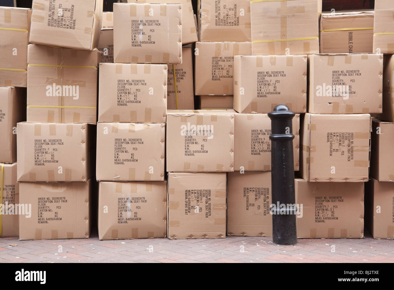 Cardboard boxes hires stock photography and images Alamy