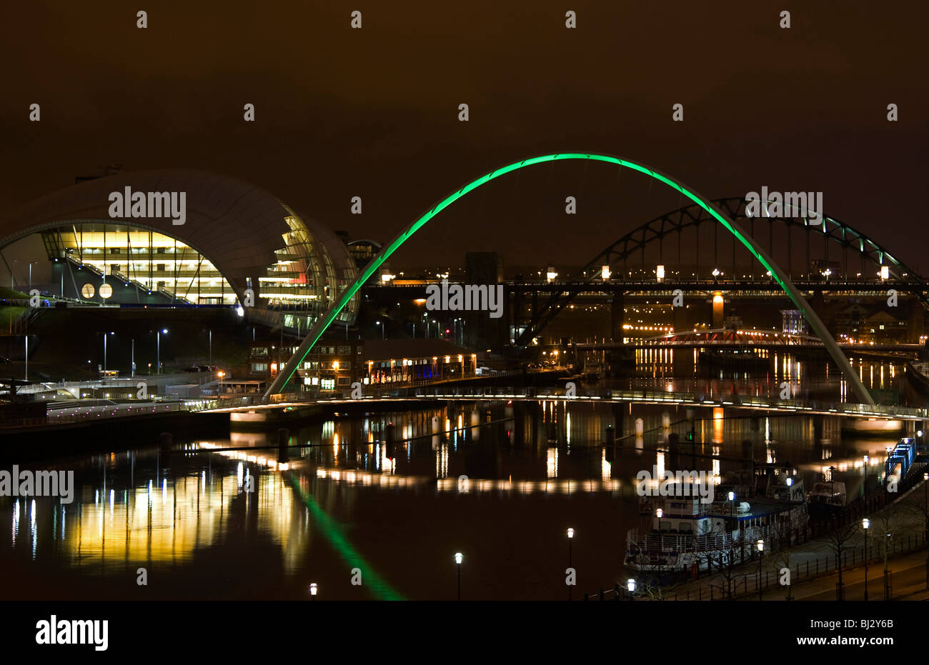 Newcastle's Millennium Bridge and Gateshead's Sage Venue Stock Photo