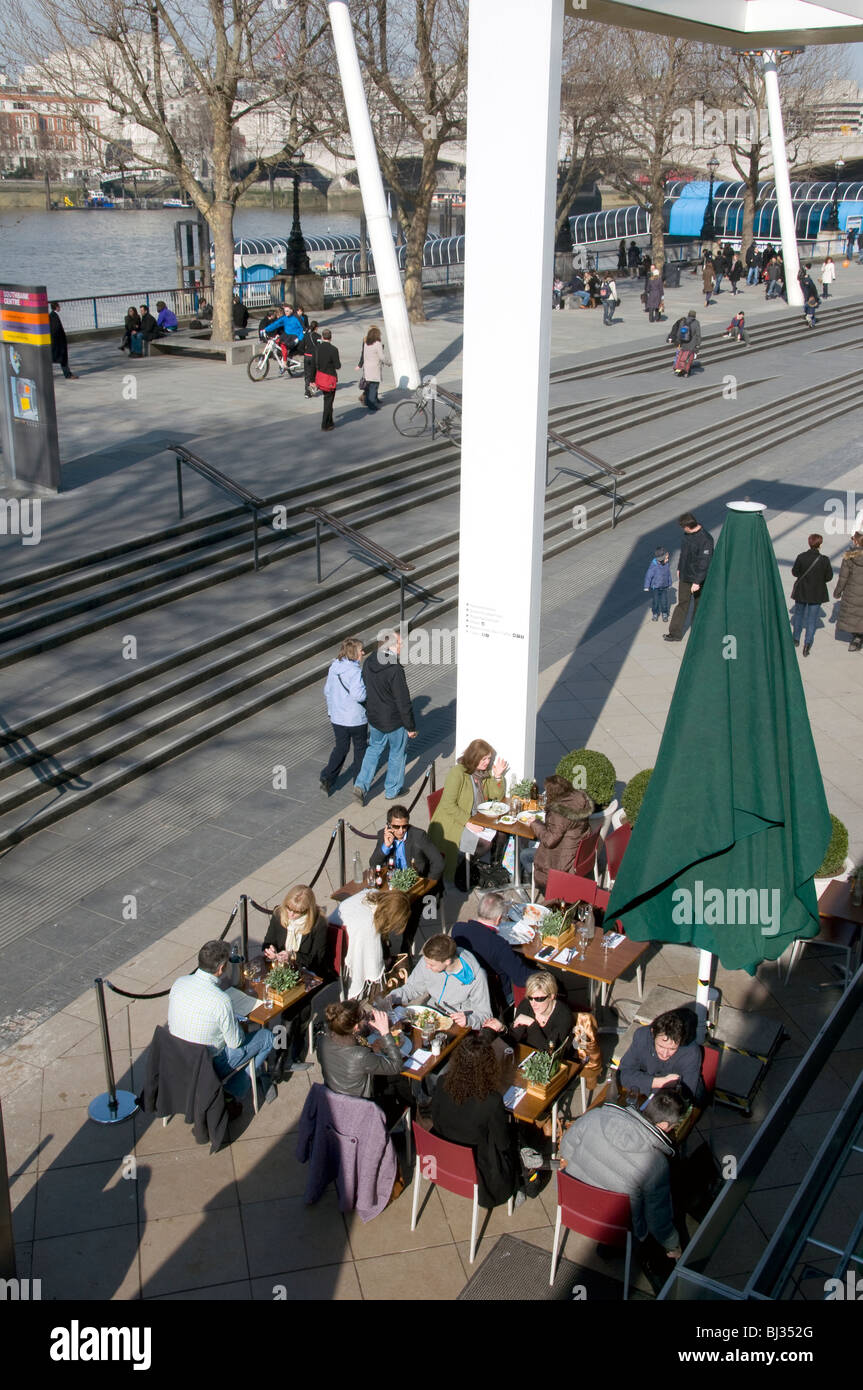 LONDON RESTAURANTS ON SOUTH BANK CENTRE BY THAMES RIVER UK Stock Photo
