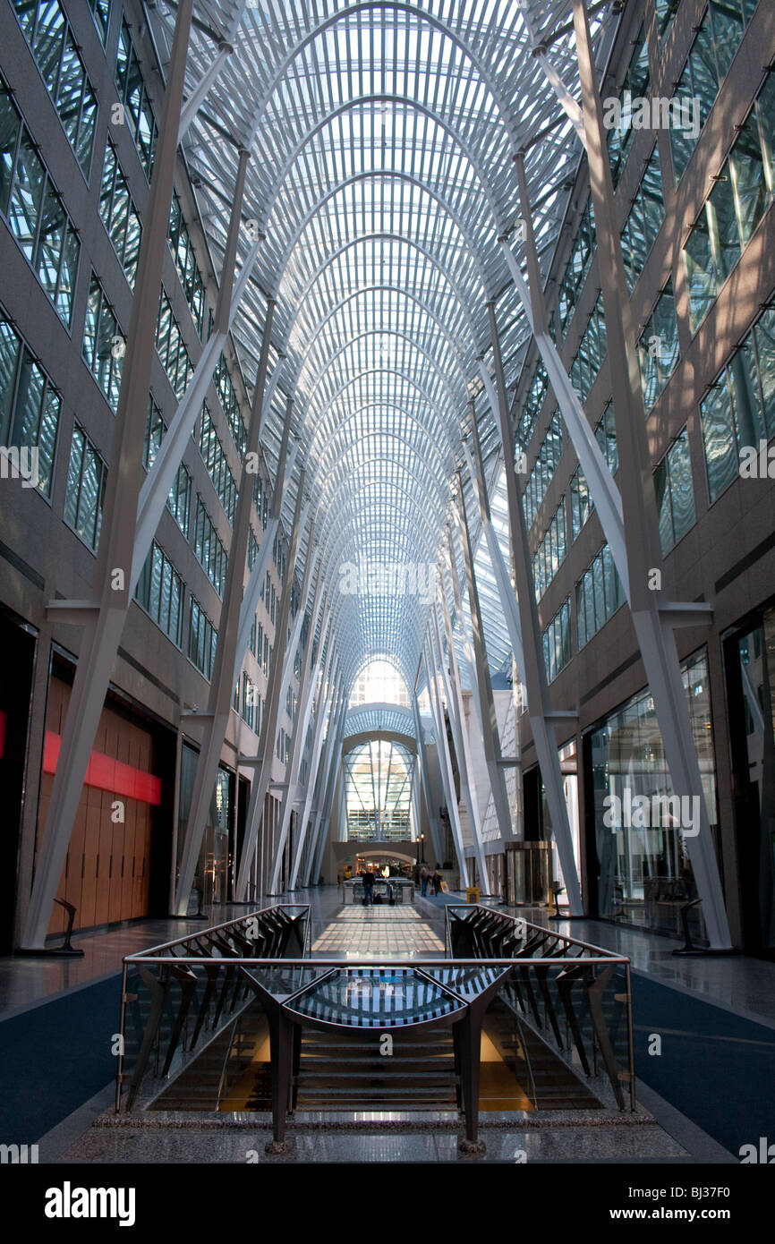 The famous arch support structure inside brookfield place (previously