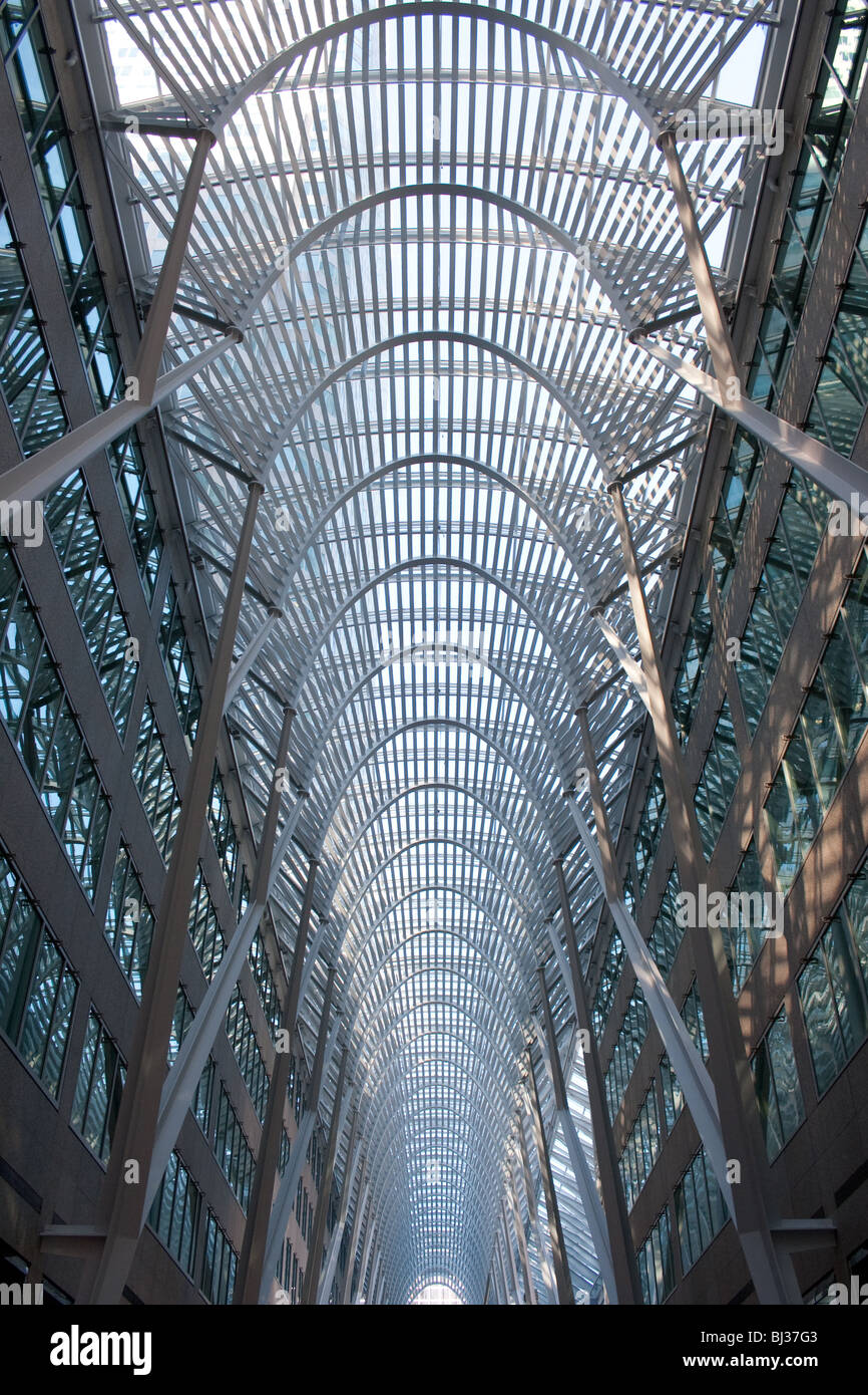The famous arch support structure inside brookfield place (previously