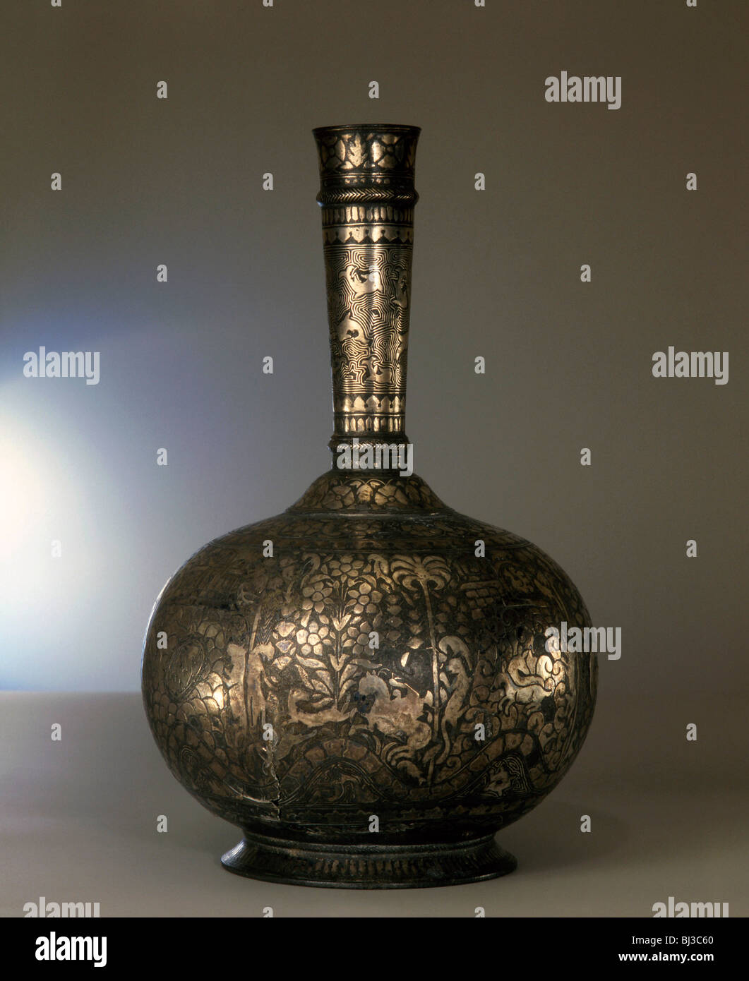 Indian silver artifact hi-res stock photography and images - Alamy