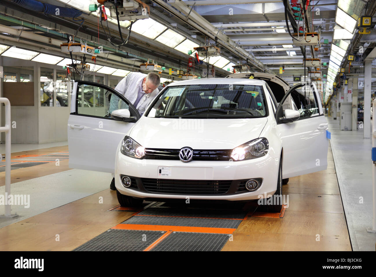 Volkswagen AG, production of passenger cars in the works in Wolfsburg. Final control of a Golf VI directly before shipping Stock Photo