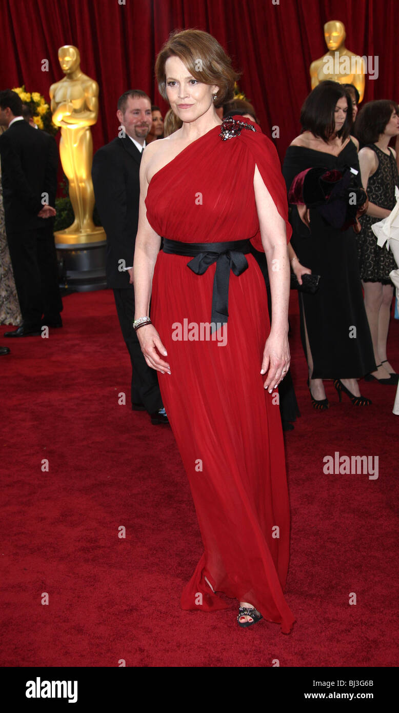SIGOURNEY WEAVER 82ND ACADEMY AWARDS RED CARPET ARRIVALS KODAK THEATRE LOS ANGELES CALIFORNIA USA 07 March 2010 Stock Photo