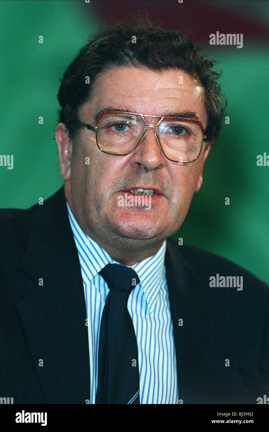 JOHN HUME MP SOCIAL DEMOCRATIC LABOUR PARTY 31 October 1994 Stock Photo