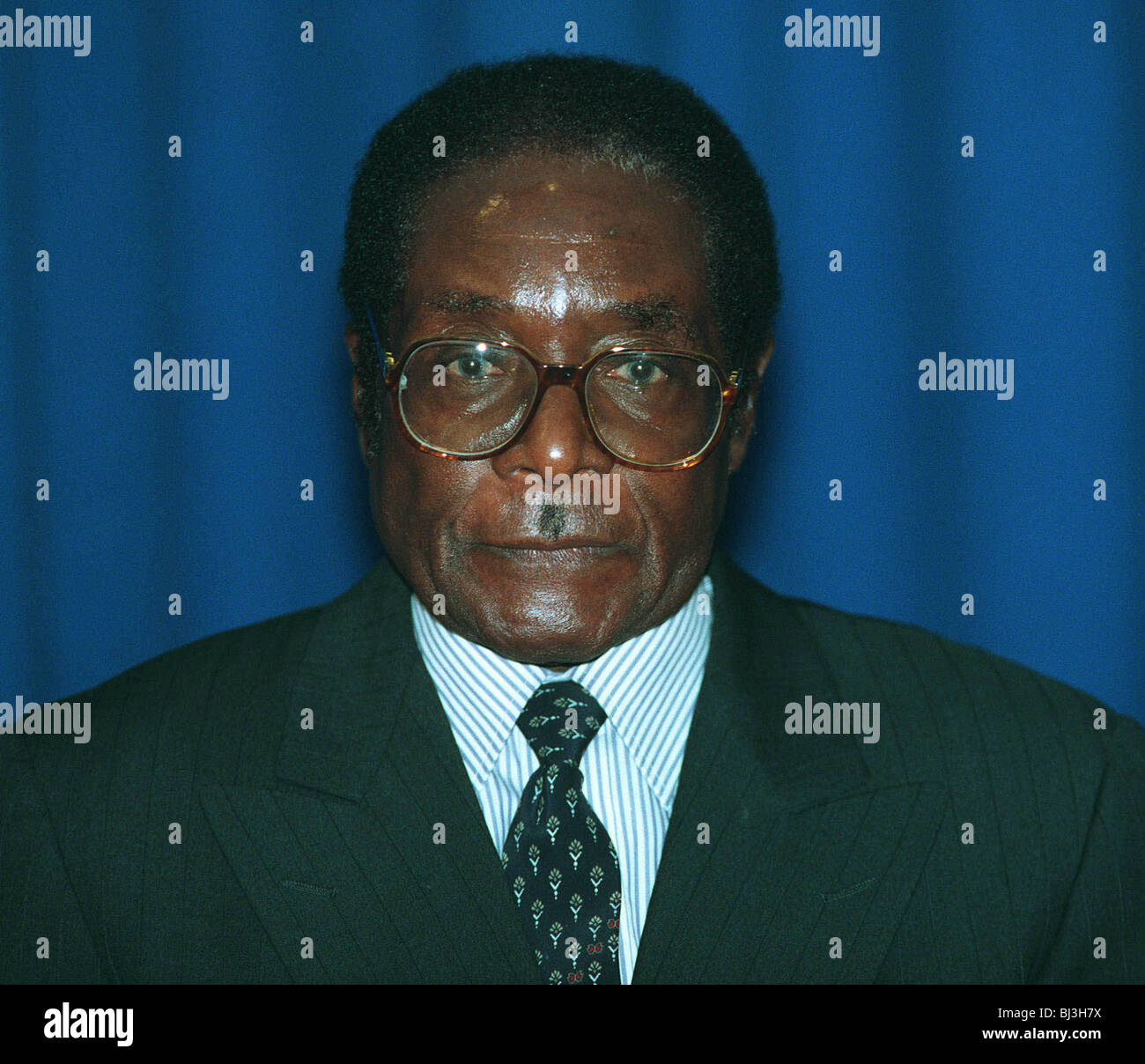 ROBERT MUGABE PRESIDENT OF ZIMBABWE 13 June 1994 Stock Photo