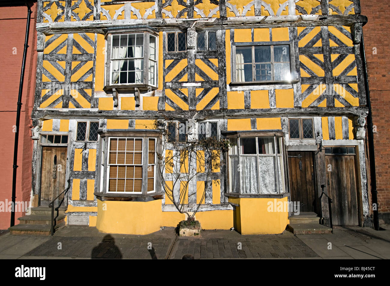 Ludlow yellow shropshire tudor house hires stock photography and