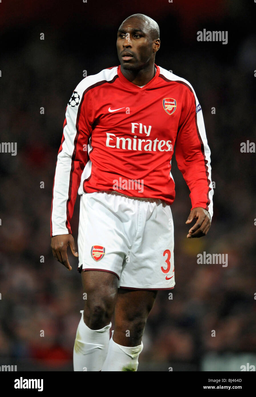 Arsenal No 31 Sol Campbell, Arsenal V Porto UEFA Champions League first  knockout round - second leg Stock Photo - Alamy