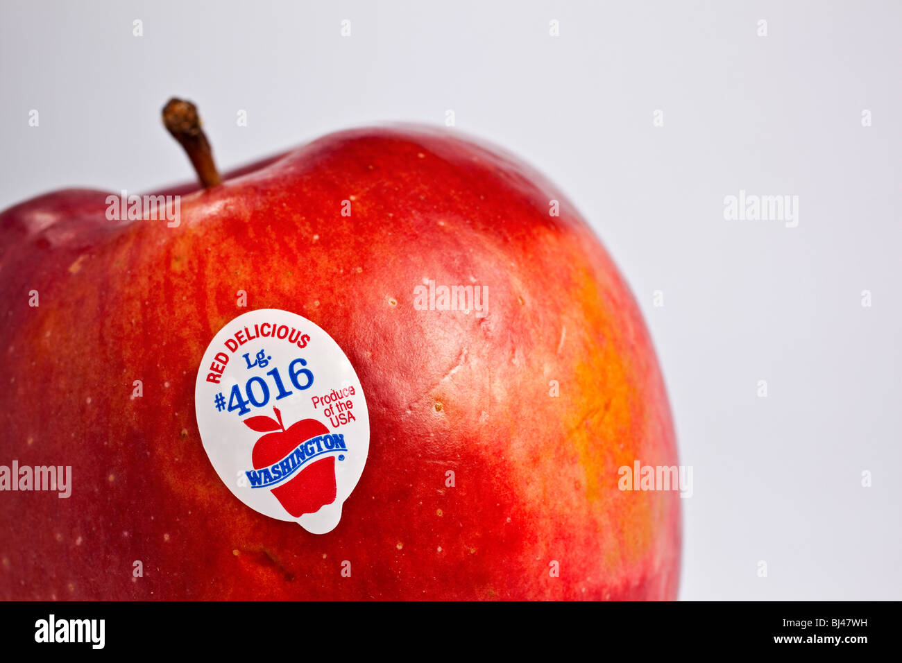 a red delicious apple Stock Photo Alamy
