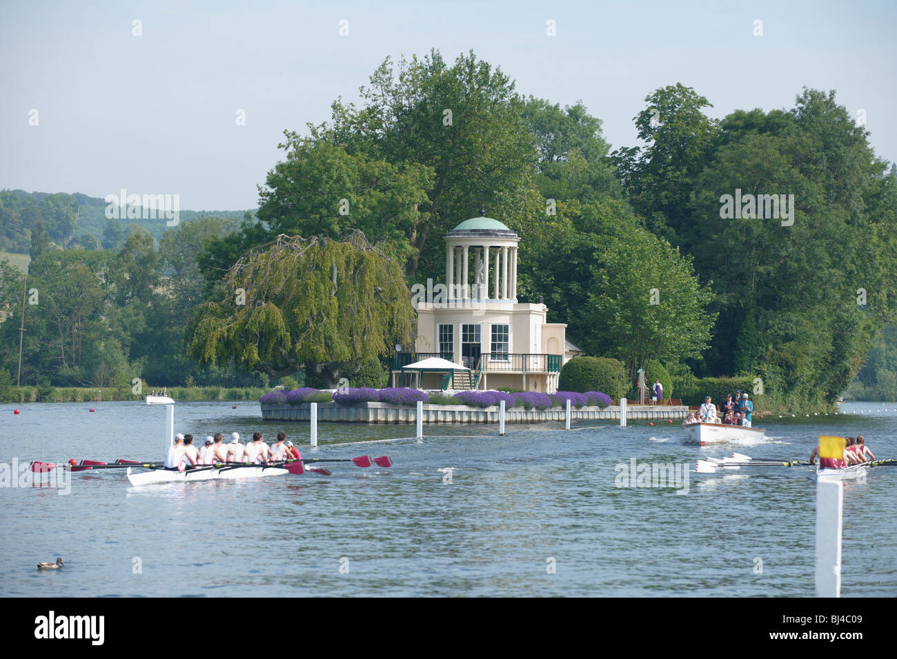 Henley regatta hi-res stock photography and images - Alamy