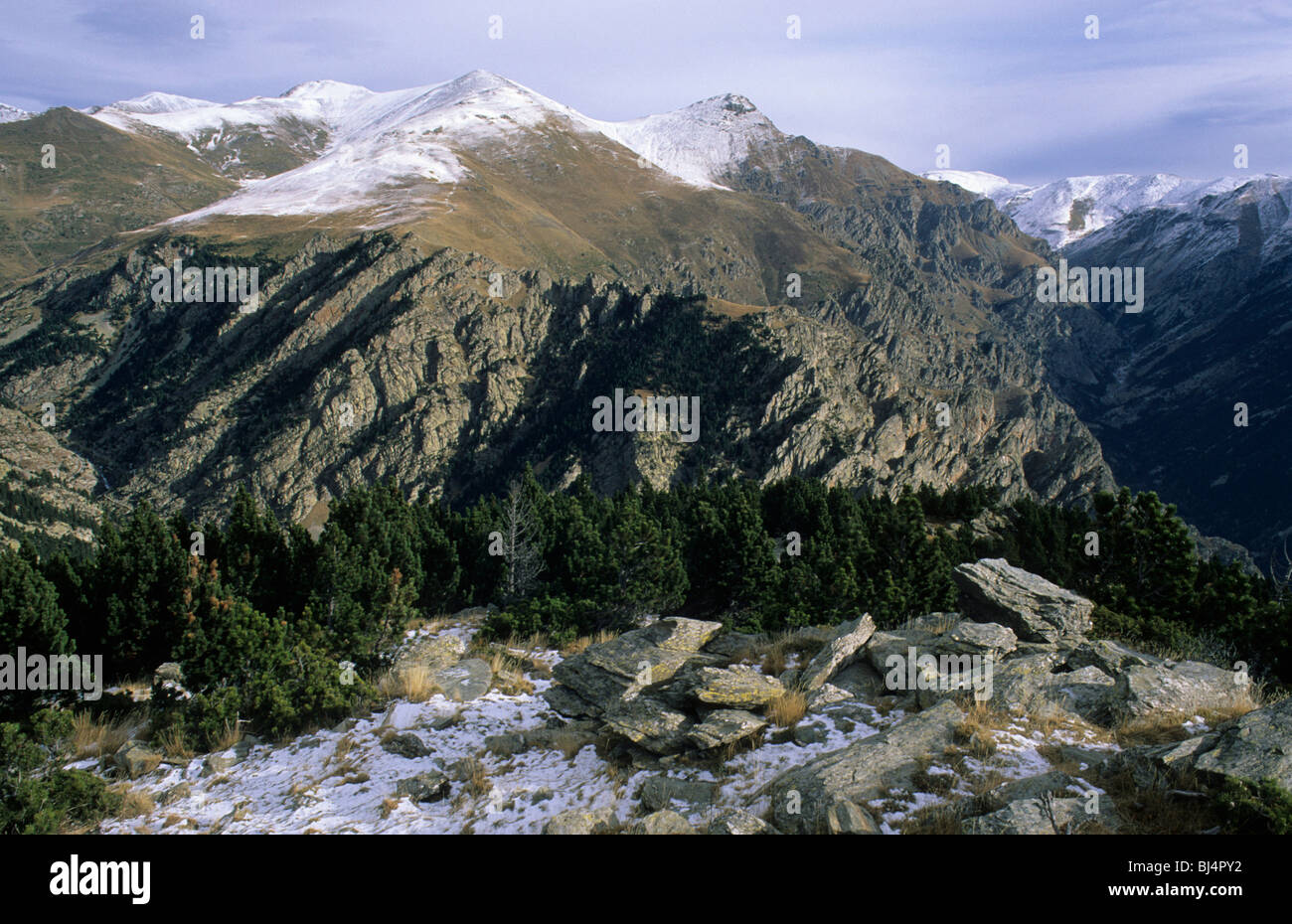 Snow covered mountain peaks, Fontalba, El Ripolles, Pyrenees, Spain, Europe Stock Photo