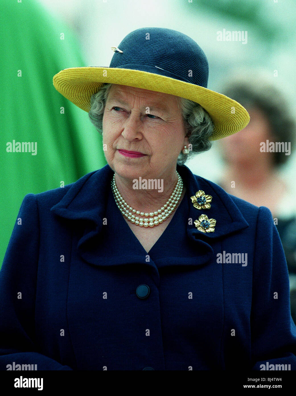 QUEEN ELIZABETH II QUEEN OF ENGLAND 17 June 1995 Stock Photo Alamy