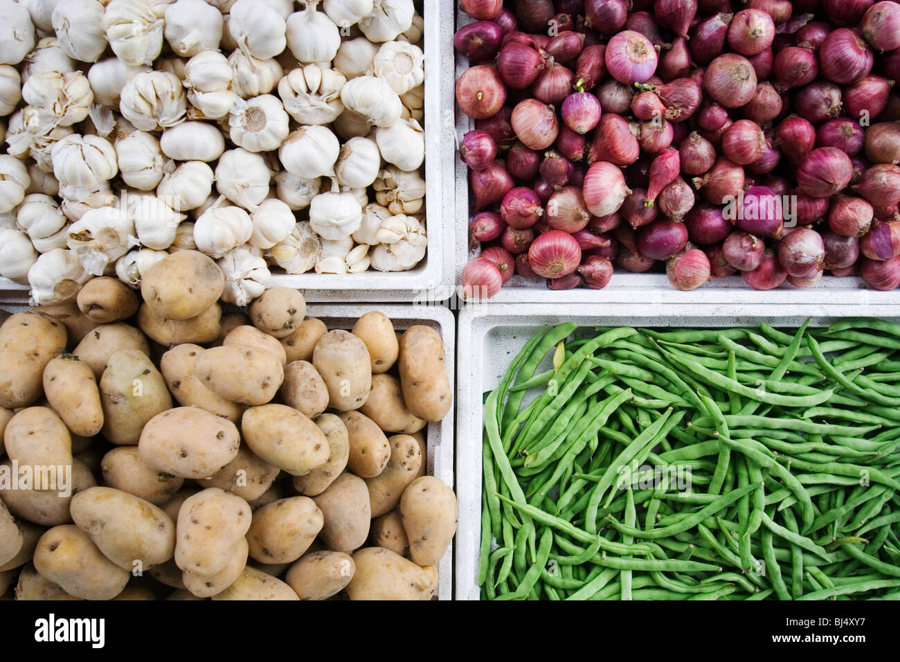 Pile of vegetables hi-res stock photography and images - Alamy