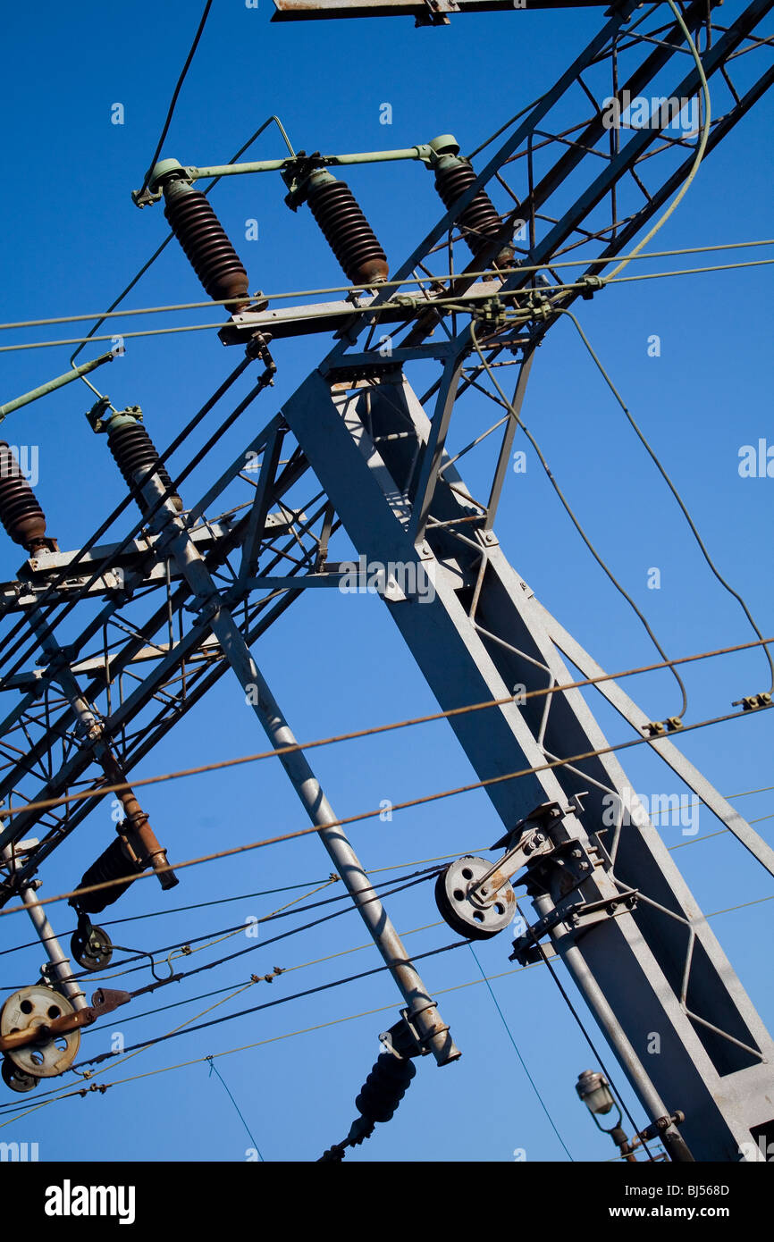 Railway high cable voltage hires stock photography and images Alamy