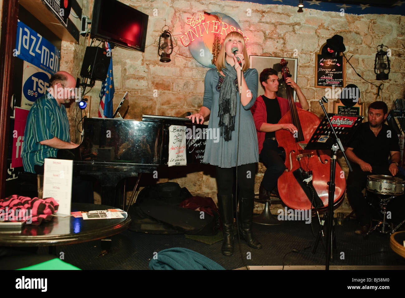 Paris, France, 'Cafe Universe' Jazz Music Club, American Female Singer Performing on Stage with Band Stock Photo