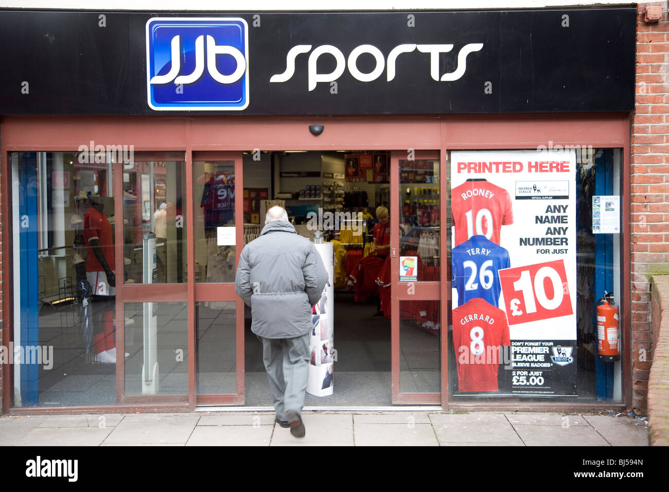 Sports shop exterior hi-res stock photography and images - Alamy